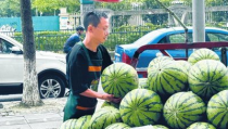 摆摊网红吃瓜视频,吃瓜视频揭示的网红经济真相