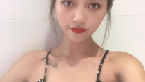 挤小姐姐胸,一场视觉与心理的较量