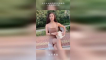 小姐姐在亲热,小姐姐的亲热瞬间回顾